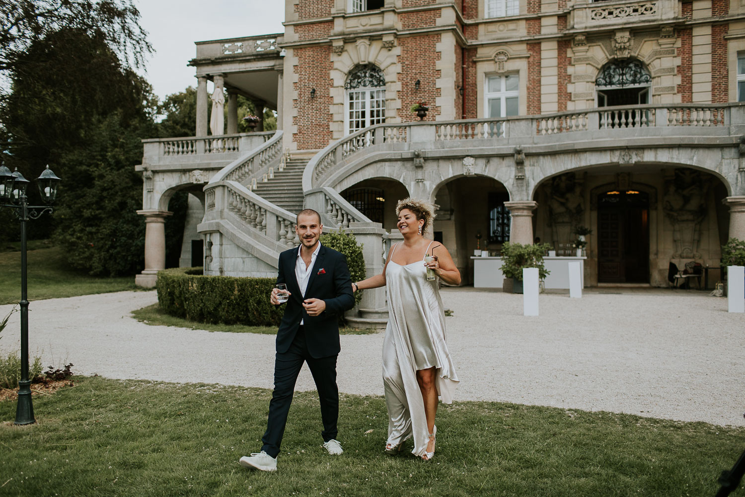 chateau-bouffemont-outdoor-wedding-107